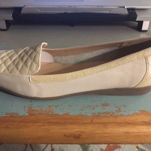 New in Box Ladies Easy Spirit Tan Leather Shoes - Size 8.5 - $70